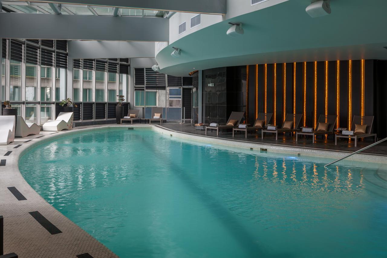 Hotel Las Americas Golden Tower Panama 외부 사진 The pool at the hotel
