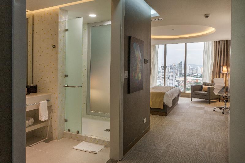 Hotel Las Americas Golden Tower Panama 외부 사진 A guest room at the hotel